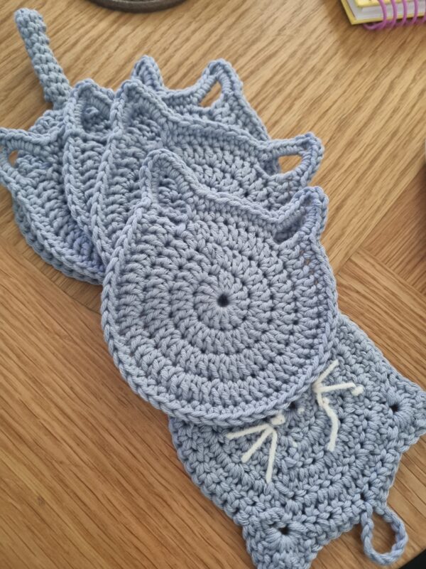 Cat Butt Coaster Crochet Pattern - Image 4