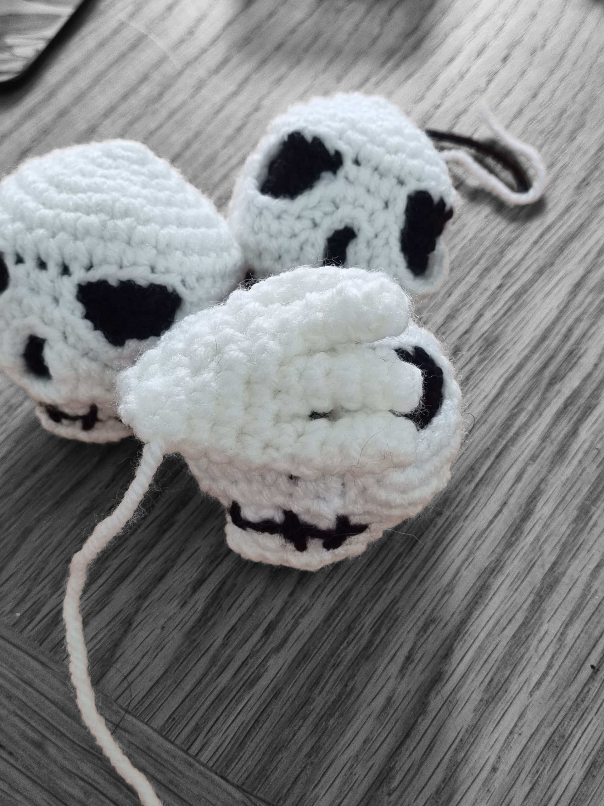 Free Crochet Pattern: The 3 Wise Skeleton Heads
